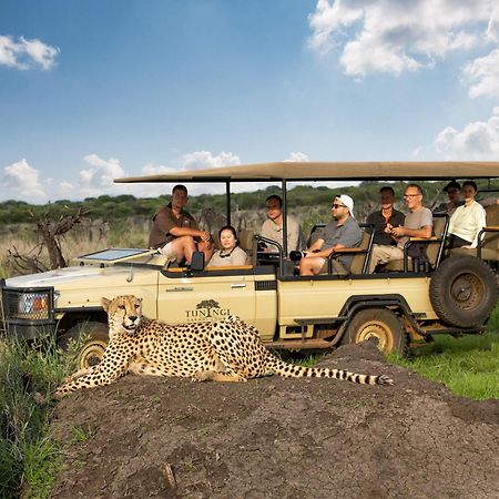 Tuningi Safari Lodge Заповедник Мадикве Экстерьер фото