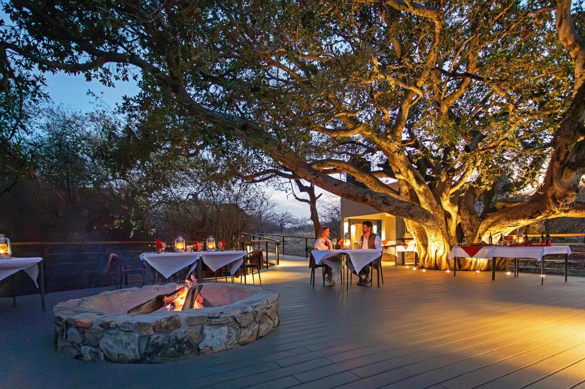 Tuningi Safari Lodge Заповедник Мадикве Экстерьер фото