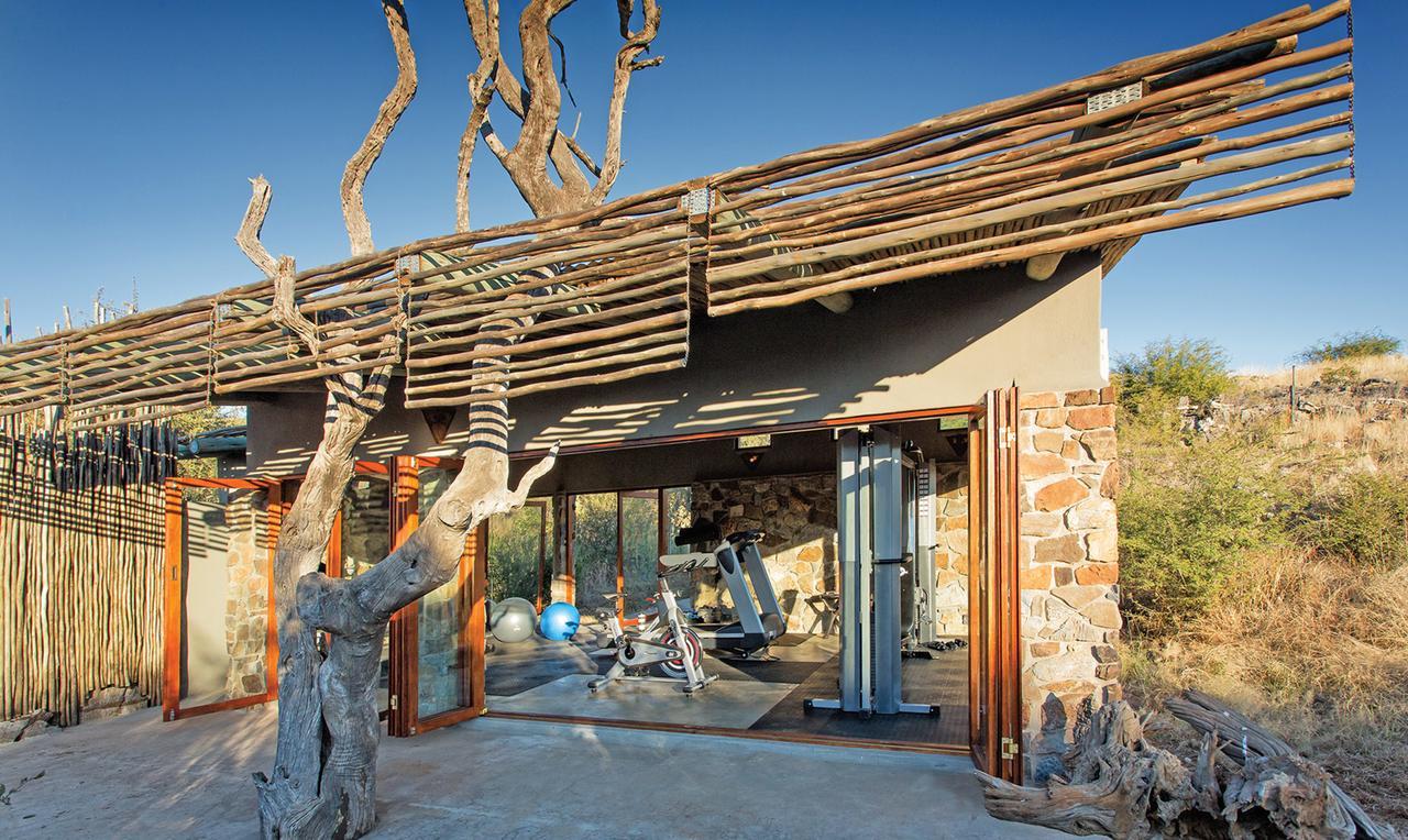Tuningi Safari Lodge Заповедник Мадикве Экстерьер фото
